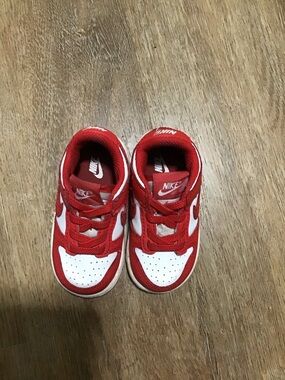 Nike Kids Red and White Low-Top Sneakers